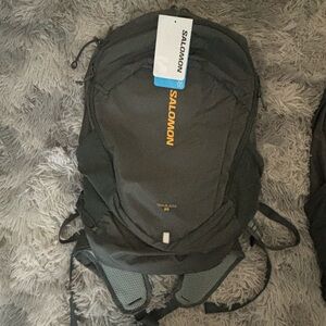 Salomon 20L hiking/running pack